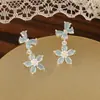 Nuevos Pendientes 2025 Zirconia Incrustada Pendientes de Flor y Mariposa Colgante Largo Fresco Accesible Lujo Bobina de Mosquito Clip para Oreja