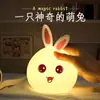 Luz de Noche de Dibujos Animados Linda Flor Conejo Lámpara de Mesa de Noche Adornos de Escritorio Iluminación Luz de Ambiente para Estudiantes Chicas Juguetes Luminosos