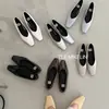 Sapatilhas Femininas Prateadas de Bico Raso para Primavera e Outono, Elegância Francesa Estilo Coreano, Sapatos Planos de Couro Slip-On de Salto Baixo para o Trabalho