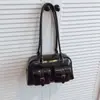 2025 Nova Bolsa de Ombro Retro de Couro Envernizado Outono e Inverno Feminina de Aparência Sofisticada Bolsa de Axila Niche de Ombro Único Simples Casual