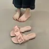 Pantuflas de exterior para mujer 2026 nuevo estilo de verano sandalias planas para mujer, zapatos de playa con lazo
