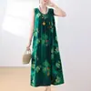 Novo Vestido de Algodão e Seda de Verão para Mulheres, Corte Amplo, Emagrecedor, Adequado para Mães de Meia-Idade e Idosas, Vestido Longo Elegante, Vestido de Praia