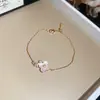 Pulsera de Flor con Circonita de Nicho de Moda, Dulce y Versátil, Pulsera de Moda para el Trabajo, Joyería de Lujo Ligero de Alta Gama al por Mayor