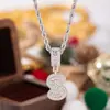 Colar Pingente de Hip-Hop Europeu e Americano Transfronteiriço Tendência Full Diamond Letra 26 para Mulheres, Joia Personalizada Fashion de Luxo Leve, Dropshipping de Peça Única
