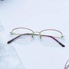 Armazón de gafas de negocio para mujer de moda al por mayor metal medio armazón cepillado lente para miopía gruesa chapado en oro plano luz pequeño armazón