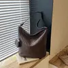 Bolso Bandolera Tipo Cubo para Mujer 2026 Nuevo Estilo de Moda Verano Gama Alta Retro Versátil Bolso de Hombro Único para Debajo del Brazo Bolso para Viajes