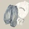 Jeans Novo de Barra Curva para Meninos, Jeans Macio Lavado, Caimento Solto Versátil, Calça Larga Infantil Estilo Coreano