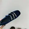 Sapatos Mary Jane baixos com sola macia e aumento de altura, novo estilo outono de 2026, fecho de fivela, sapatos de couro para o trabalho para mulheres