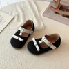 Sapatos Mary Jane para Meninas Outono Novo Estilo Solado Macio Sapatos Pequenos de Couro Sapatos Individuais de Princesa para Bebê Fivela Mágica Adesivo Sapatos Rasos
