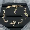 Pulsera de Perlas con Múltiples Letras de Diseño Nuevo Estilo Europeo y Americano Transfronterizo para Mujer, Pulsera de Lujo de Gama Alta al por Mayor