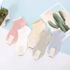 Calcetines de Barco para Aire Acondicionado de Verano 2026 Color Sólido Malla Hueca Fresca Absorbentes del Sudor Transpirables Tubo Corto Calcetines para Mujer Venta al por Mayor del Fabricante