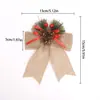 Pingente de decoração de árvore de Natal com pinhas, bagas vermelhas, fita de veludo, laço xadrez e enfeite pendente com laço decorativo