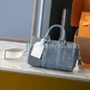 Bolso de mano grande Serie Denim Versión Alta de Guangzhou Bolso de compras Clásico Flor Antigua para el trabajo de mano cruzado al hombro