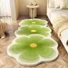 Alfombra de noche estilo Ins en blanco y negro con estampado floral irregular, cachemira sintética, alfombrilla de suelo duradera para sala de estar y dormitorio del hogar