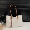 Moda de Verano 2026 Bolso de Gran Capacidad Simple de Alto Valor para Mujer Bolso Casual Retro para Hombro o Axila para Mujer