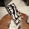 Funda Electroplateada con Patrón de Llama para Teléfono Móvil Adecuada para Samsung S25Ultra Esquinas Cuatro Anticaídas S22 Mate A54 Refrigeración A06