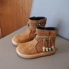 Botas Curtas Forradas com Lã Estilo Coreano para Meninas 2025 Outono e Inverno Novas Botas Retrô Estilosas com Solado Macio para Crianças Botas Curtas com Contas de Celebridade da Internet