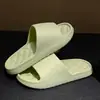 Chinelos de EVA para Banheiro, Chinelos Confortáveis Masculinos, Antiderrapantes, Resistentes a Odores, Uso Doméstico Interno, Atacado de Verão, Chinelos de Banho para Mulheres