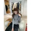 Top Versátil Primavera 2026 Estilo Coreano Adelgazante Cuello Redondo Tejido de Punto para Mujer Manga Larga Color Sólido Capa Base Ropa Interior