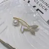 Broche Elegante Coreano de Pérola Cauda de Peixe Feminino Corsage de Terno de Alta Qualidade Moda Pino de Gola Fixador Fivela de Roupa Acessórios