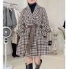 88221 Abrigo Grande Aimei Yiyuan 2023 Primavera y Otoño Nueva Moda Estilo Chanel Pata de Gallo Largo Medio con Cordones para Mujer