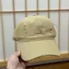 Boné Amarelo de Baseball de Alta Qualidade com Bordado de Letra Simples para Mulheres, Versátil para Primavera e Verão, Boné macio que afina o rosto, Estilo de Casal Tendência