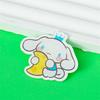 Broche Lindo de Perro Canela Periférico de Sanrio Insignia de Dibujos Animados de Acrílico Broche al por Mayor Decoración de Mochila Colgante Pequeño