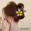 Grampo de cabelo suave estilo coreano para mulheres, estiloso, doce, de alta aparência, elegante, novo grampo tubarão 2026 para a parte de trás da cabeça