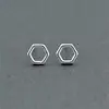 Novos Brincos de Tarraxa Hexagonais Estilo Coreano Versátil Gladiador Feminino Mori Estudante Pequeno Fresco Design de Nicho
