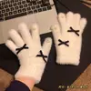 Luvas de Pelúcia Tricotadas Brancas Fofas para Mulheres, Inverno 2026, Separadas nos Dedos, Espessadas, Forradas com Fleece, Quentes, à Prova de Frio, à Prova de Vento, para Ciclismo