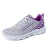 Primavera 2023, zapatos de tela antiguos de Beijing transfronterizos, zapatos deportivos para mujer, nuevos zapatos para caminar para personas de mediana edad y mayores, zapatos transpirables de suela blanda para mujer