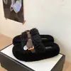 Novas pantufas de algodão da moda para outono e inverno de 2026, com uma alça, de pele de carneiro com pelo encaracolado, para mulheres, pantufas planas para exterior