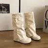 Botas de montar minimalistas hasta el muslo con tacones gruesos, botines a media pantorrilla, estilo nicho de moda otoñal con hebilla de cinturón y característica de aumento de altura