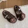 Pisar excremento sintiendo comodidad gatito lindo pantuflas peludas 2026 Otoño/Invierno Nuevo Dulce Lindo Versátil Zapatillas de punta cerrada para mujer uso exterior