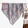 Pañuelo cuadrado de terciopelo de doble cara, dos tonos, estampado de leopardo, de alta gama, vintage de los 90, chal cálido para mujer, pañuelo de cuello de lujo ligero