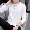 Camiseta lisa de manga larga para hombre, de estilo minimalista, para primavera y otoño, una elegante prenda interior o capa base, de tendencia