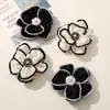 Estilo Francés Estilo Fragante Lujo Ligero Tela Encapsulación Camelia DIY Accesorios para el Cabello Hechos a Mano Ramillete Accesorios para Ropa Accesorios