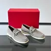 Fornecimento Exclusivo Transfronteiriço de Mocassins Masculinos em Couro Genuíno, Sapatos Baixos da Moda Estilo Britânico, Sapatos de Dirigir Respiráveis e Resistentes ao Desgaste, Sapatos Masculinos Versáteis