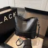 Bolso Cubo Nuevo Retro Transfronterizo Gran Capacidad Casual Simple Bolso Cruzado Versátil para el Día a Día Bolso de Hombro para Mujer Comercio Exterior