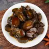 El pepinillo encurtido es un delicioso aperitivo y guarnición para acompañar las comidas.. Los pepinillos encurtidos son refrescantes y están listos para comer, con un sabor crujiente y ácido y un sabor a salsa fermentada