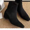 Botines de Punta Aguda para Mujer 2025 Nuevos Botines de Otoño e Invierno Estilo Francés Botines Delgados de Nicho para Mujer Botines Martin de Gamuza para Mujer