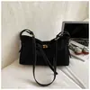 Bolso de Gran Capacidad para Mujer 2025 Nuevo Estilo Retro Invierno Bolso Cruzado de Aspecto Elegante Casual para Hombro Bolso de Viaje