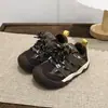 Zapatos deportivos de algodón de dos capas para bebé, de punta cerrada para exteriores, invierno, nuevos, para niños, anti-patada, antideslizantes, para bebé 6778