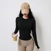 Novo top esportivo feminino redondo sem costura, secagem rápida, slim fit, manga longa, para atividades ao ar livre, yoga e fitness.