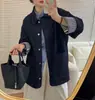 Jaqueta retro versátil de lapela estilo coreano para mulheres, novo estilo outono 2026, jaqueta casual de caimento solto estilo boyfriend de comprimento médio