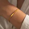 Pulseira de Aço Titânio Retrátil, Estilo Coreano, Design Moderno com Letras Douradas, Moda Primavera e Verão, Versátil, Exquisita, Ajustável