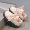 Tênis de Skate Feminino 2026 Velcro Bordado de Desenho Cadarços Xadrez Solado Macio Antiderrapante Tênis Esportivo Versátil Casual para Primavera e Outono