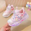 Tênis de Malha Infantil Respirável Tênis Esportivo para Meninas Primavera 2026 Novo Desenho Animado Casual Calçados Infantis Versátil Solado Macio Sapatos de Princesa