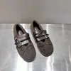 Sapatos Rasos de Pelúcia Femininos 2026 Chegada Outono/Inverno Mocassins com Plus Veludo Slip-ons Externos Sapatos de Algodão Quentes Versáteis