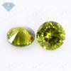 Huagang Gem 5A Olive Green Zircon Bare Stone Atacado Rosto Redondo Cor Artificial Zircon Pedra Principal Rosto